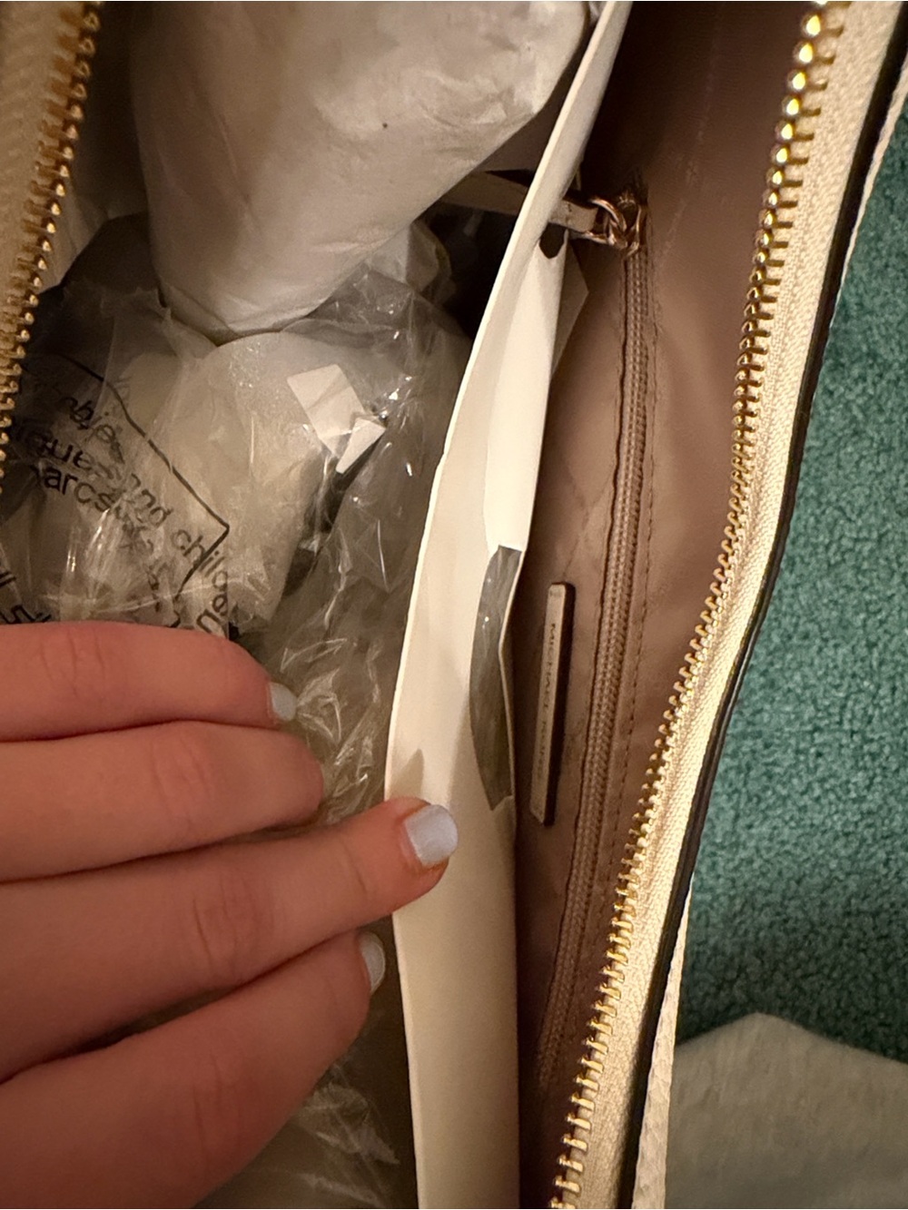 Michael Kors Ivory Nayla Hobo Shoulder Bag - Picture 4 of 5